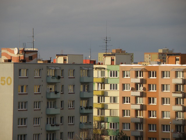 Je vzduchotechnika v paneláku výhodná?